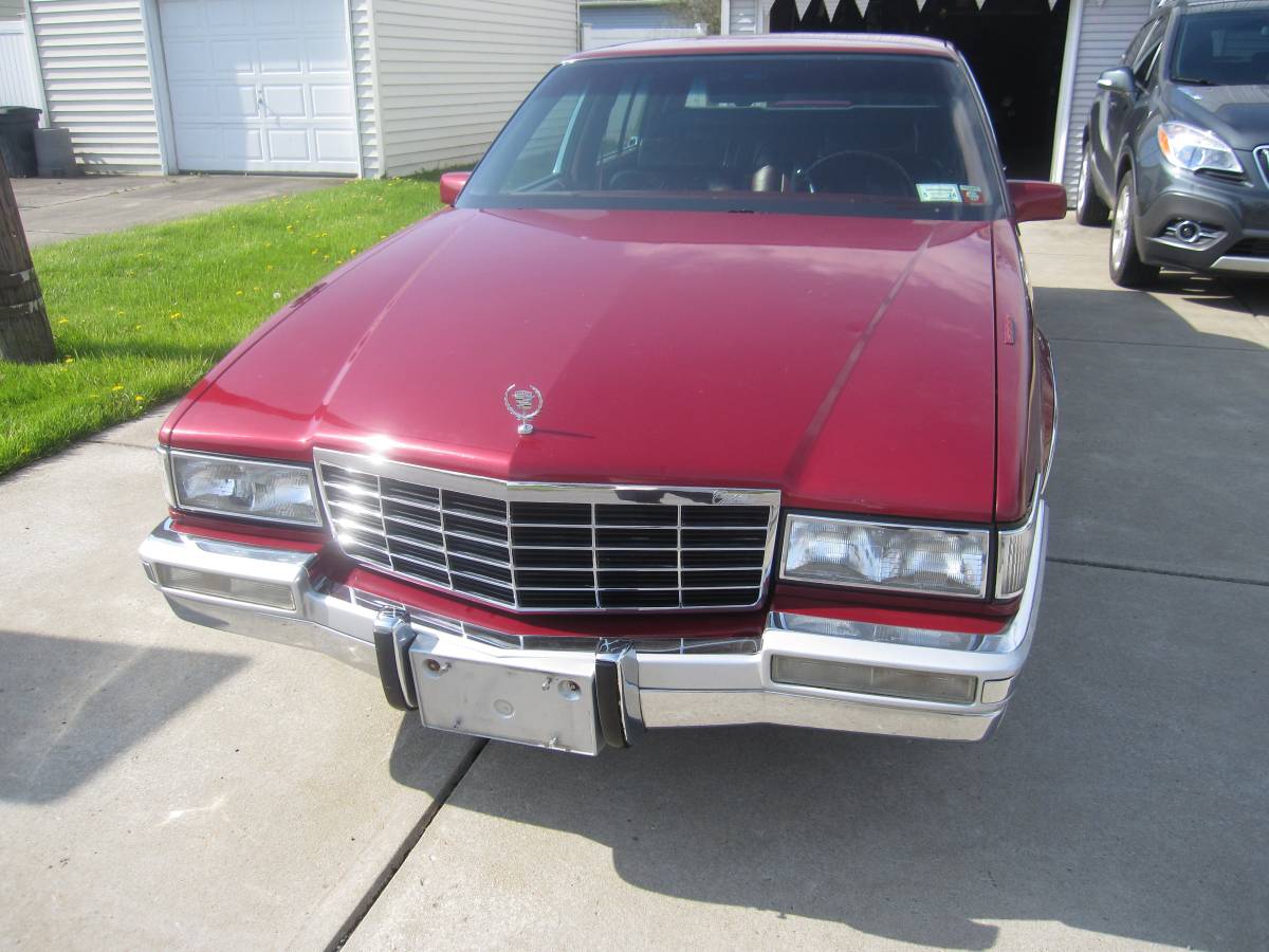 Cadillac-Sedan-deville-1993-red-1
