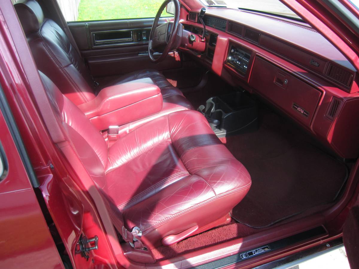 Cadillac-Sedan-deville-1993-red-5