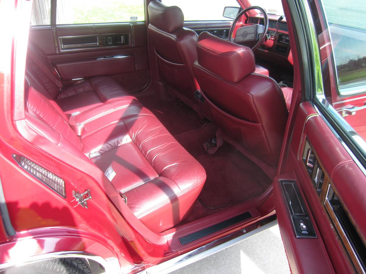Cadillac-Sedan-deville-1993-red-6