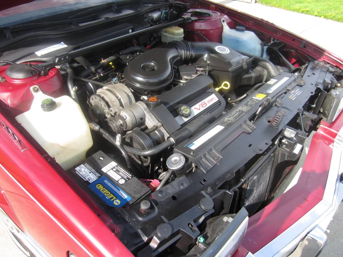 Cadillac-Sedan-deville-1993-red-8