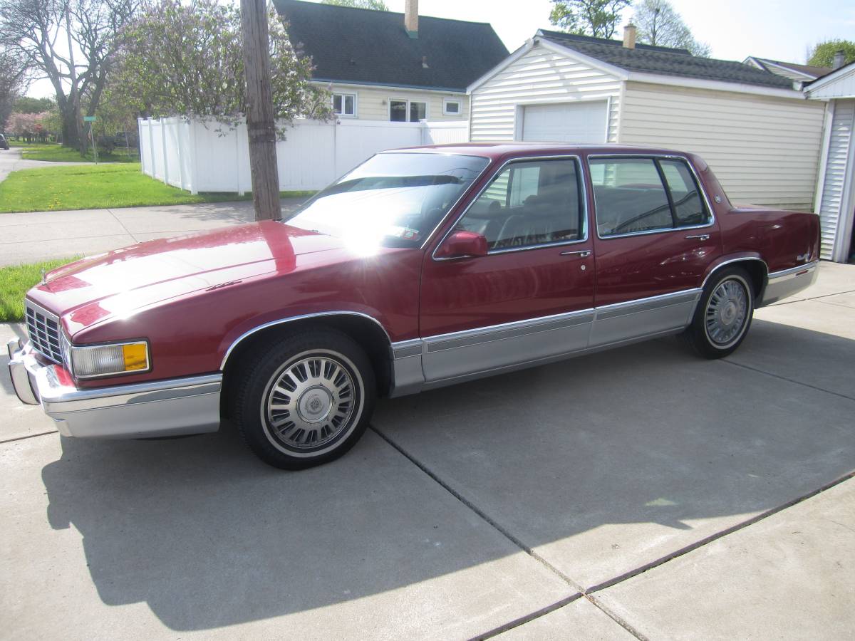 Cadillac-Sedan-deville-1993-red