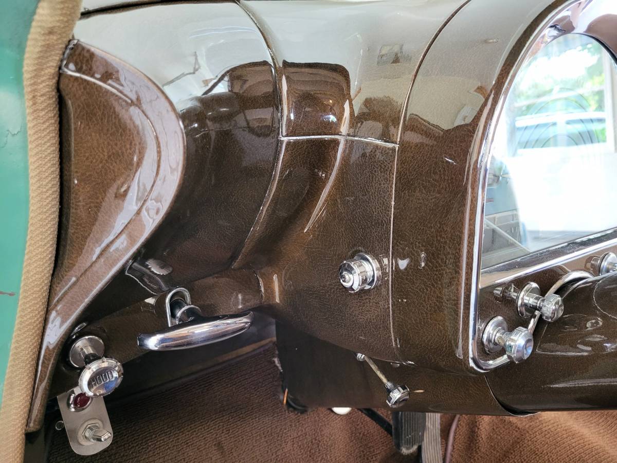 Cadillac-Series-61-1948-green-12