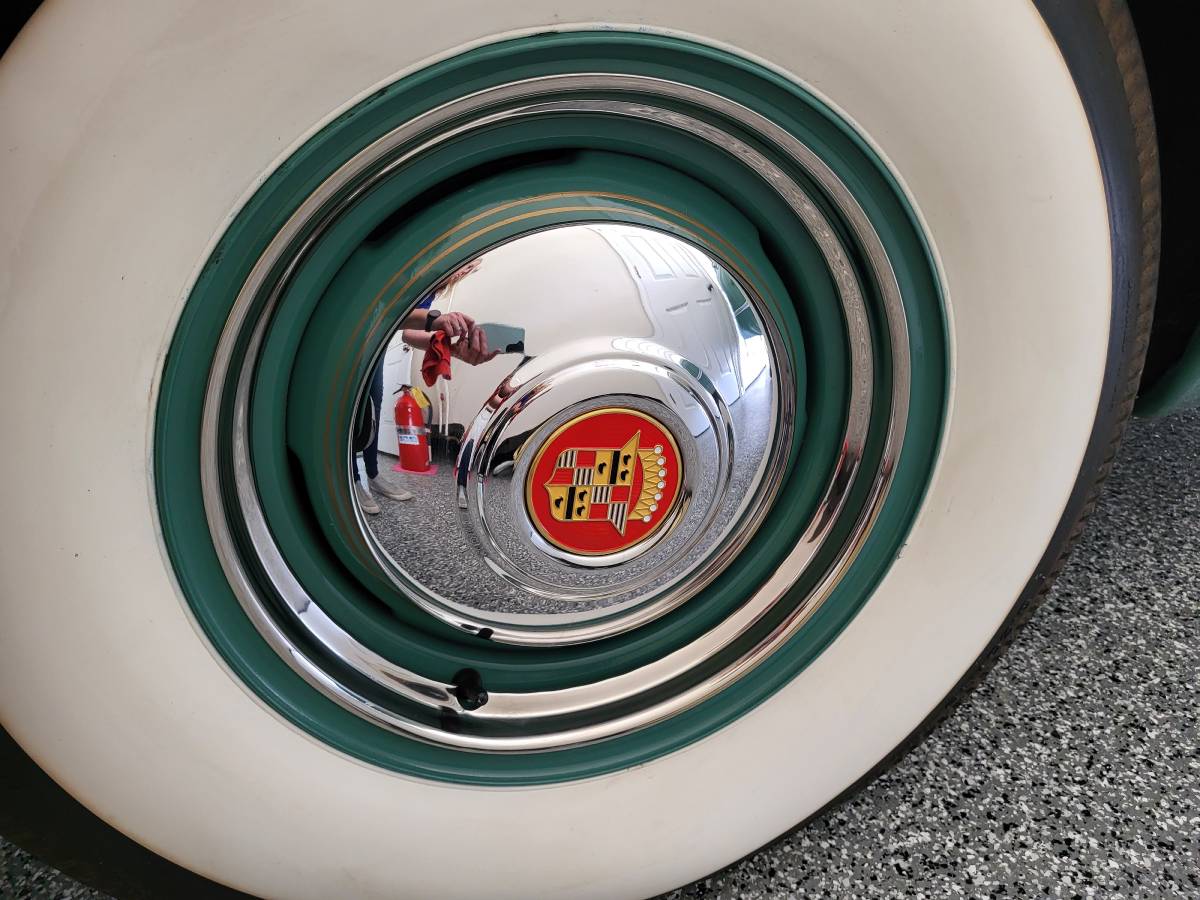 Cadillac-Series-61-1948-green-9