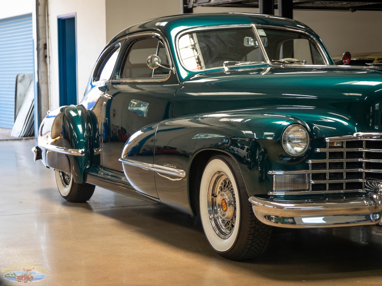 Cadillac-Series-61-Custom-LS-V8-1946-2-Door-Coupe-10