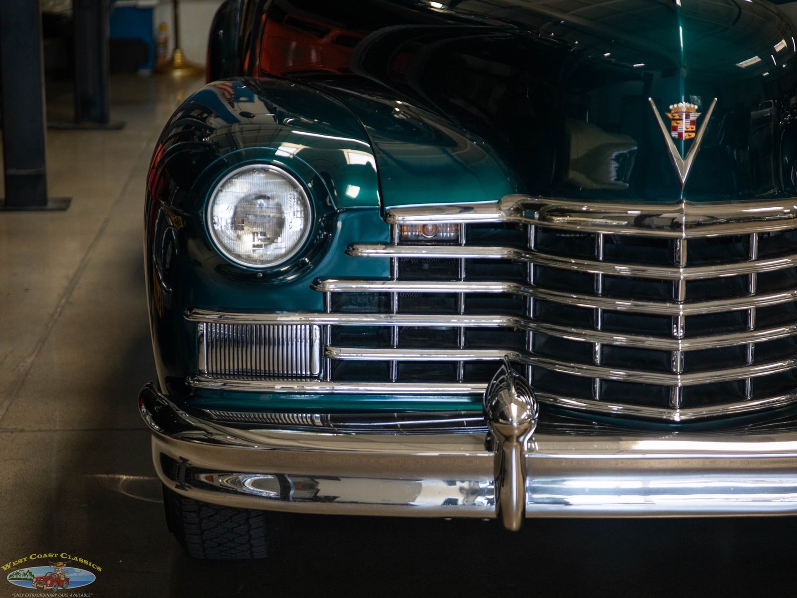 Cadillac-Series-61-Custom-LS-V8-1946-2-Door-Coupe-13