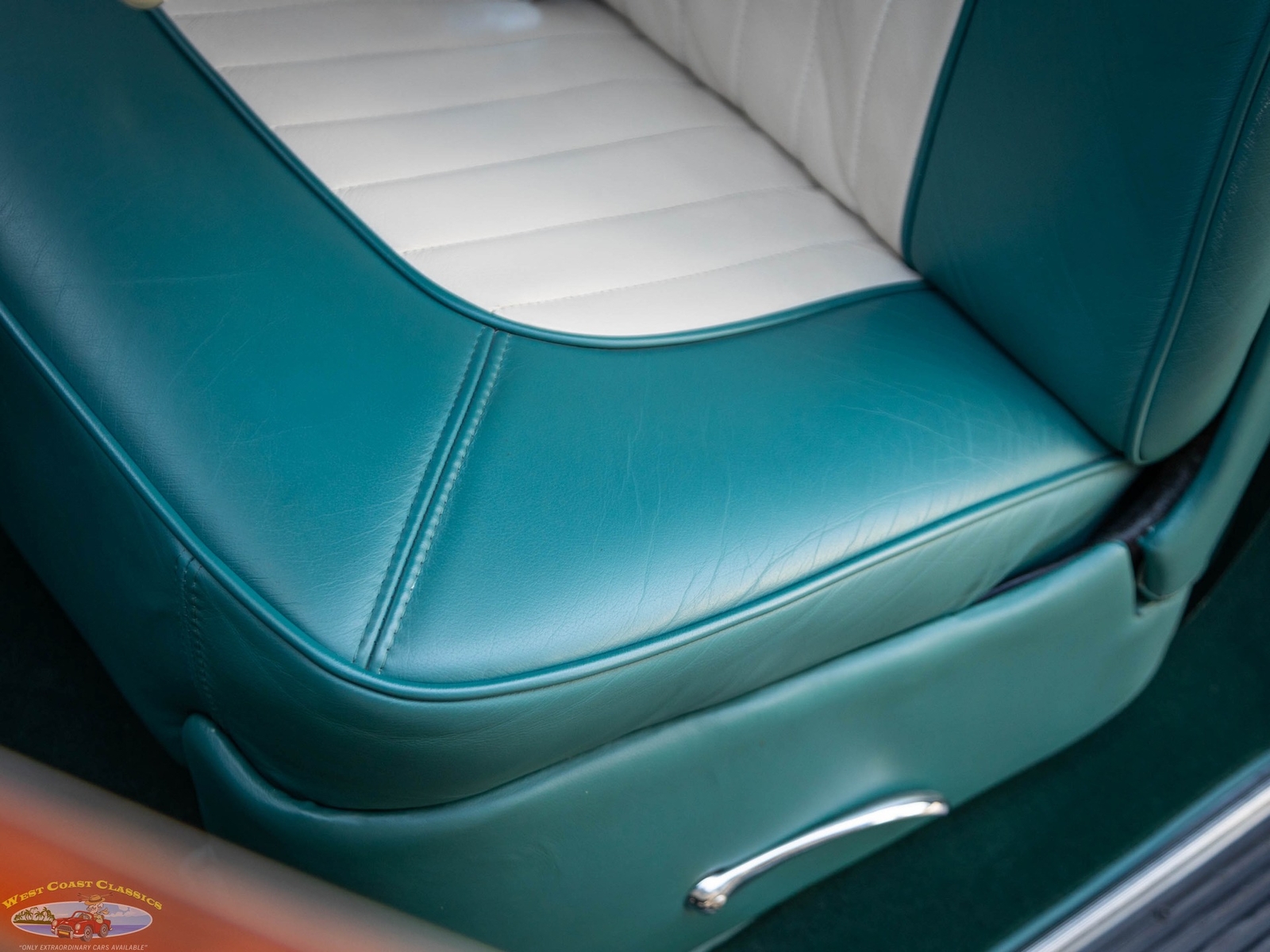 Cadillac-Series-61-Custom-LS-V8-1946-2-Door-Coupe-27
