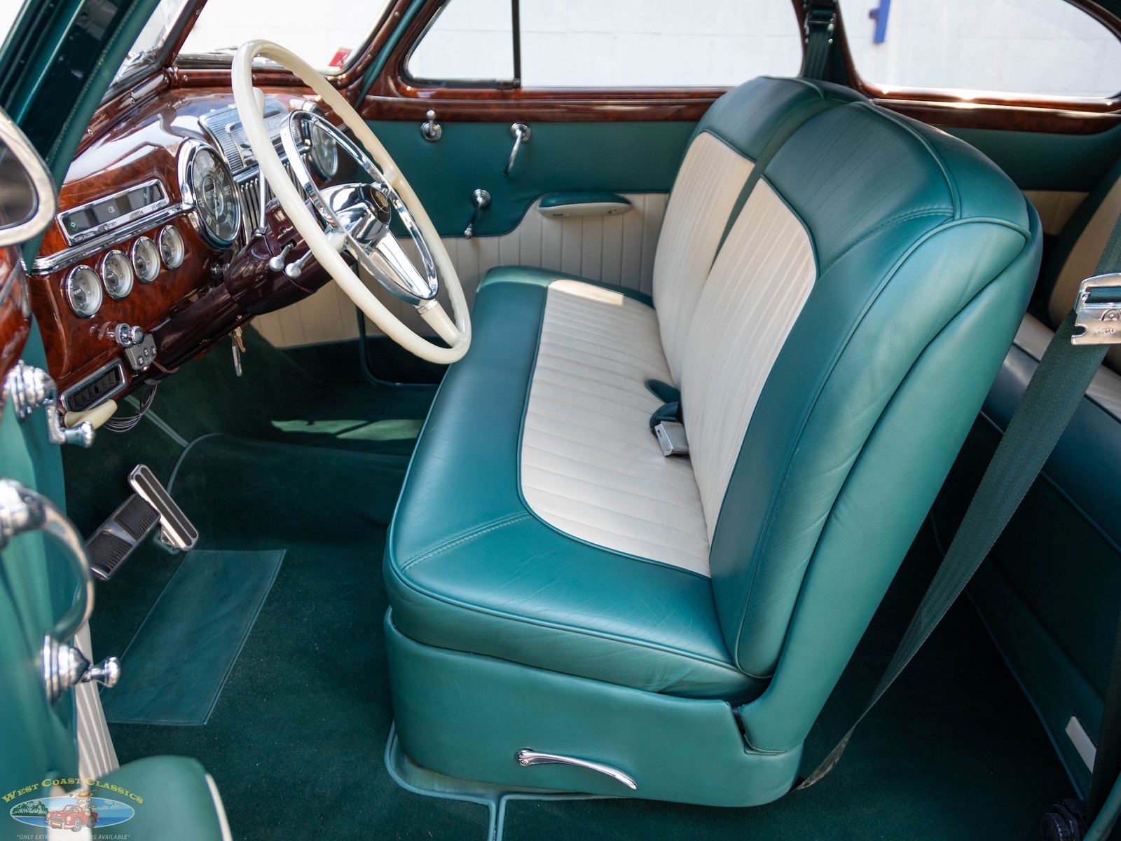Cadillac-Series-61-Custom-LS-V8-1946-2-Door-Coupe-29