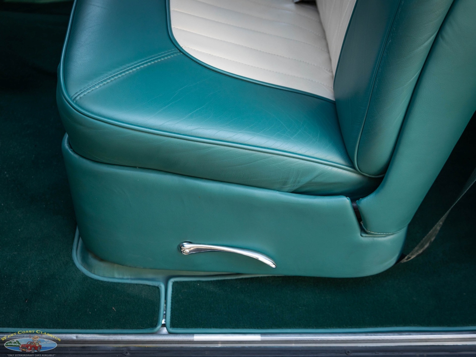 Cadillac-Series-61-Custom-LS-V8-1946-2-Door-Coupe-30