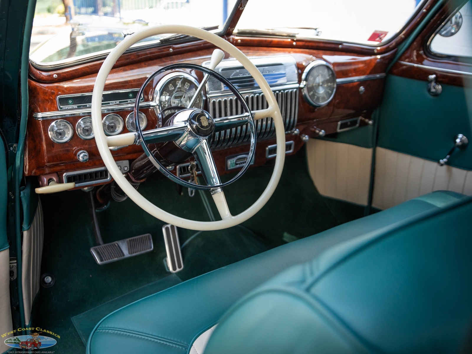 Cadillac-Series-61-Custom-LS-V8-1946-2-Door-Coupe-31