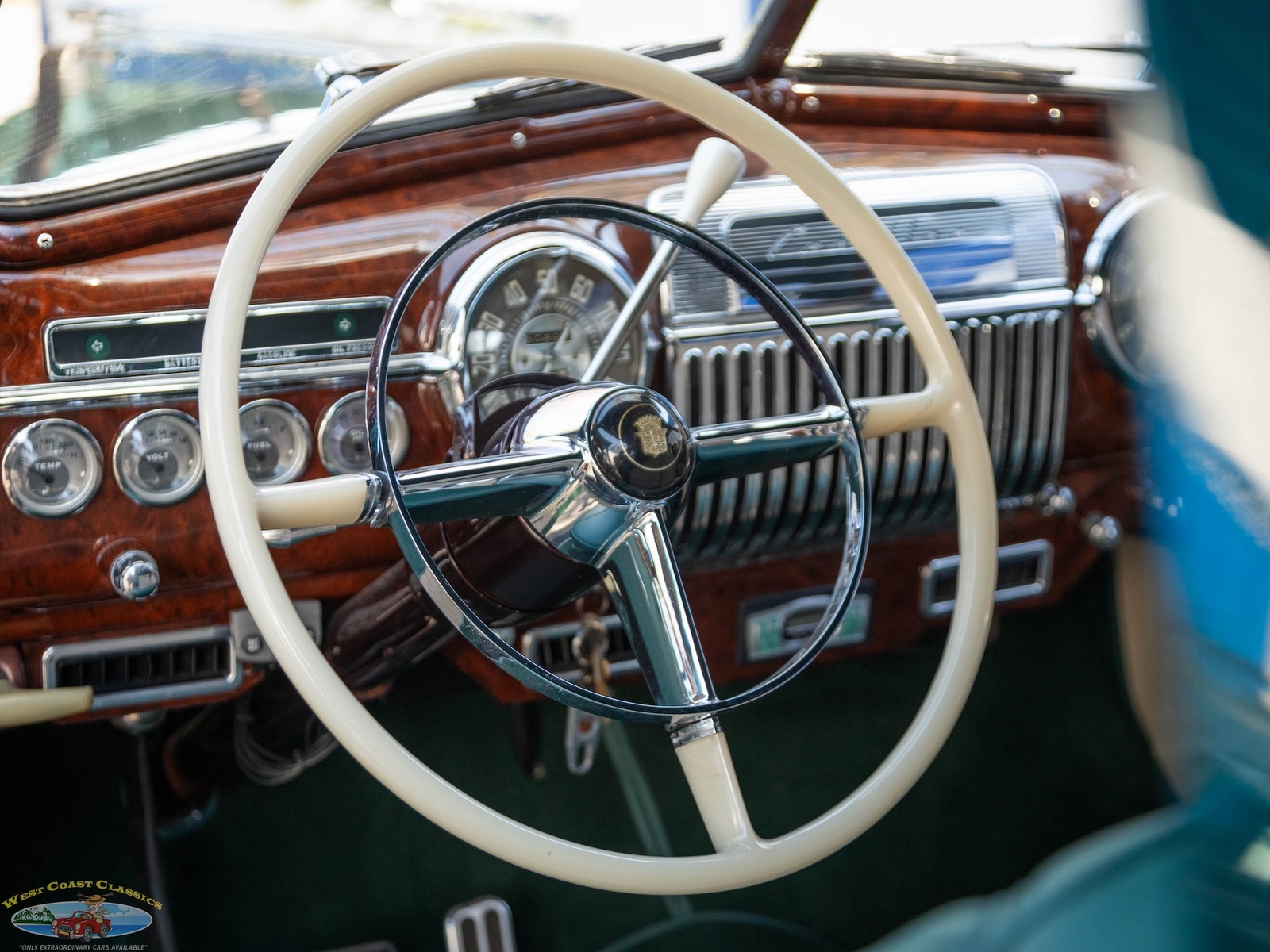 Cadillac-Series-61-Custom-LS-V8-1946-2-Door-Coupe-32
