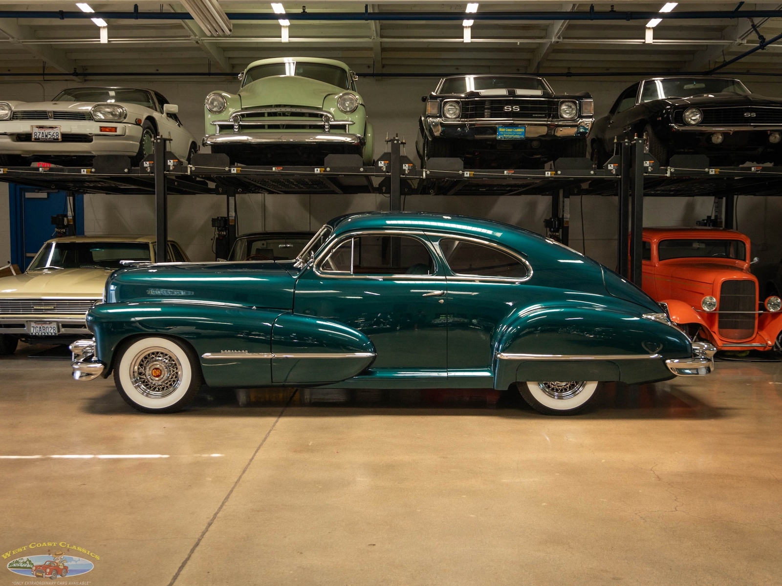Cadillac-Series-61-Custom-LS-V8-1946-2-Door-Coupe-5