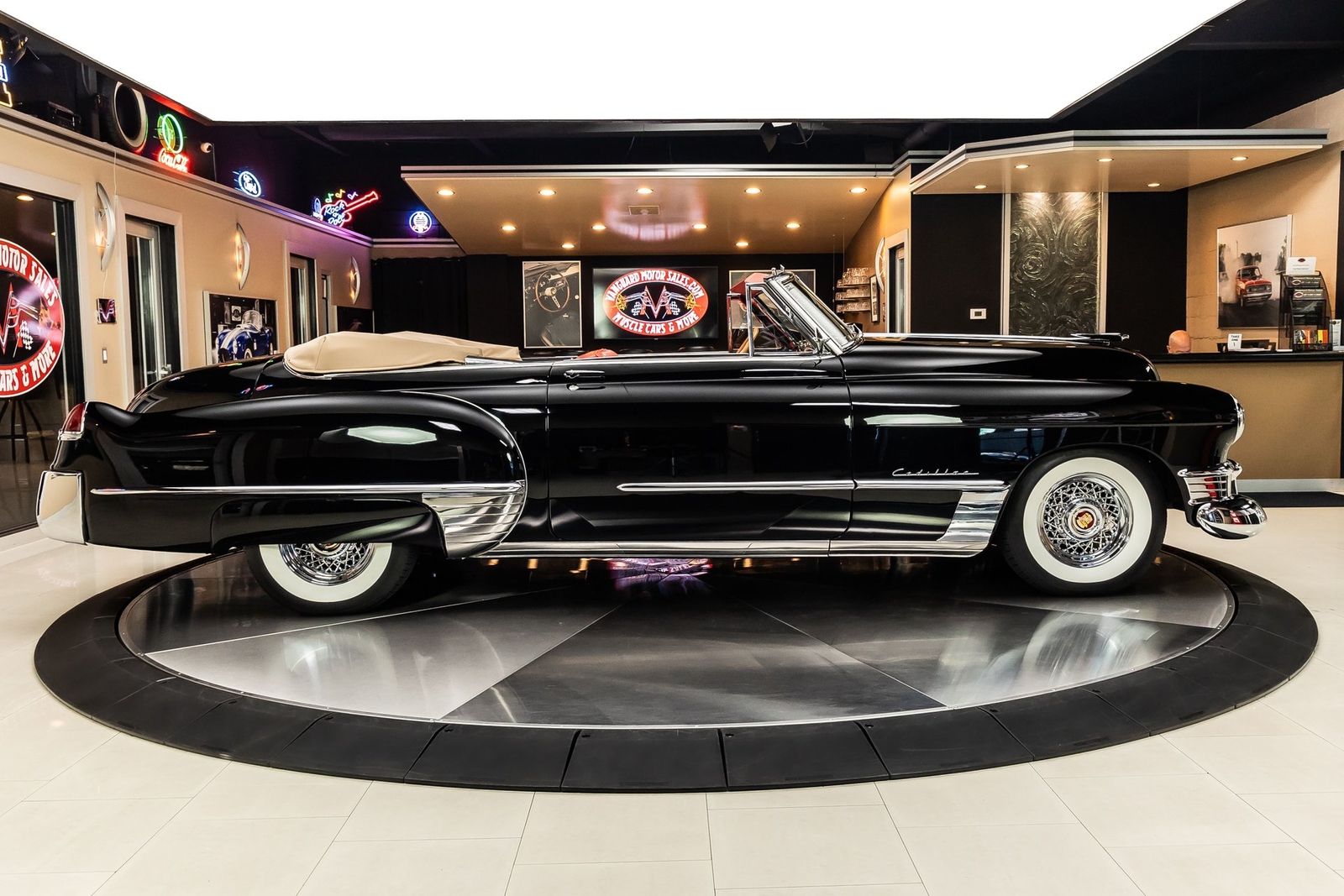 Cadillac-Series-62-1949-Convertible-12