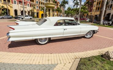Cadillac-Series-62-1961-Convertible-1