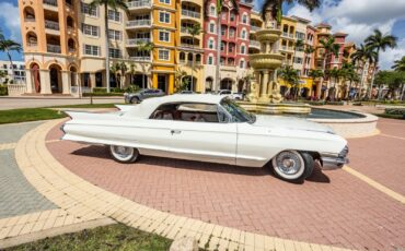 Cadillac-Series-62-1961-Convertible-12