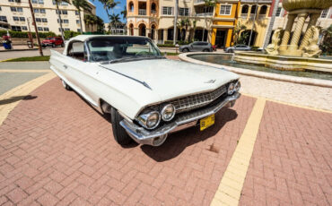 Cadillac-Series-62-1961-Convertible-2