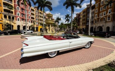 Cadillac-Series-62-1961-Convertible-4