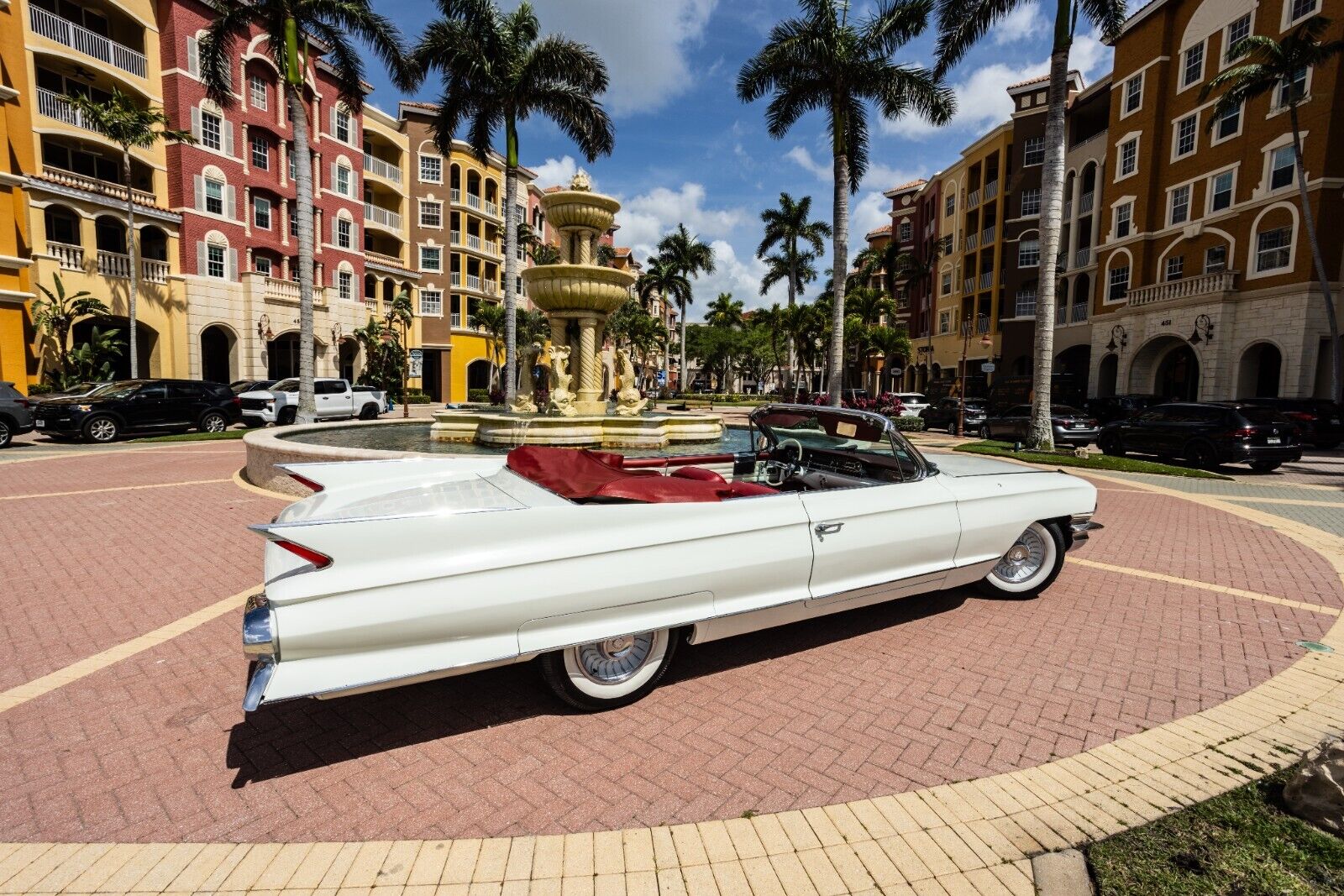 Cadillac-Series-62-1961-Convertible-4