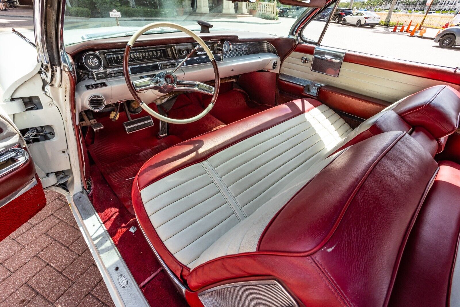 Cadillac-Series-62-1961-Convertible-8