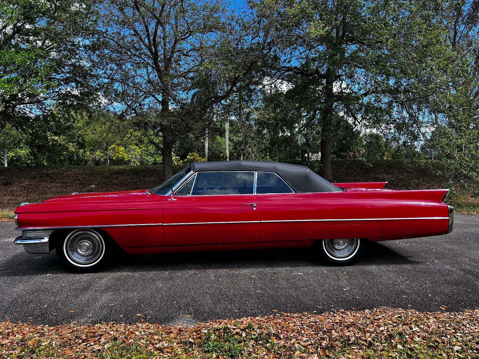 Cadillac-Series-62-1963-Convertible-1