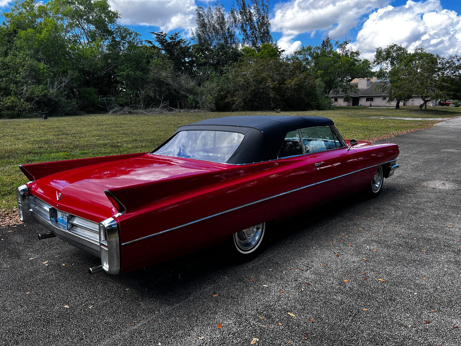 Cadillac-Series-62-1963-Convertible-13
