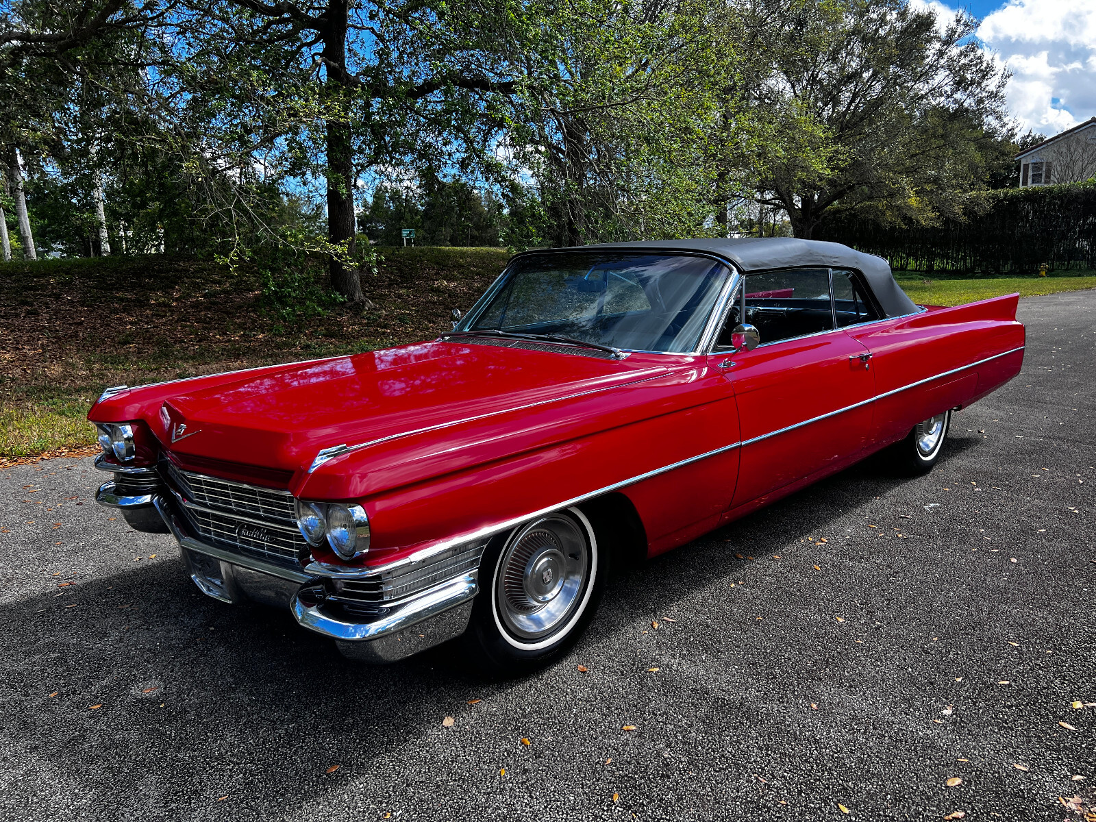 Cadillac-Series-62-1963-Convertible-3