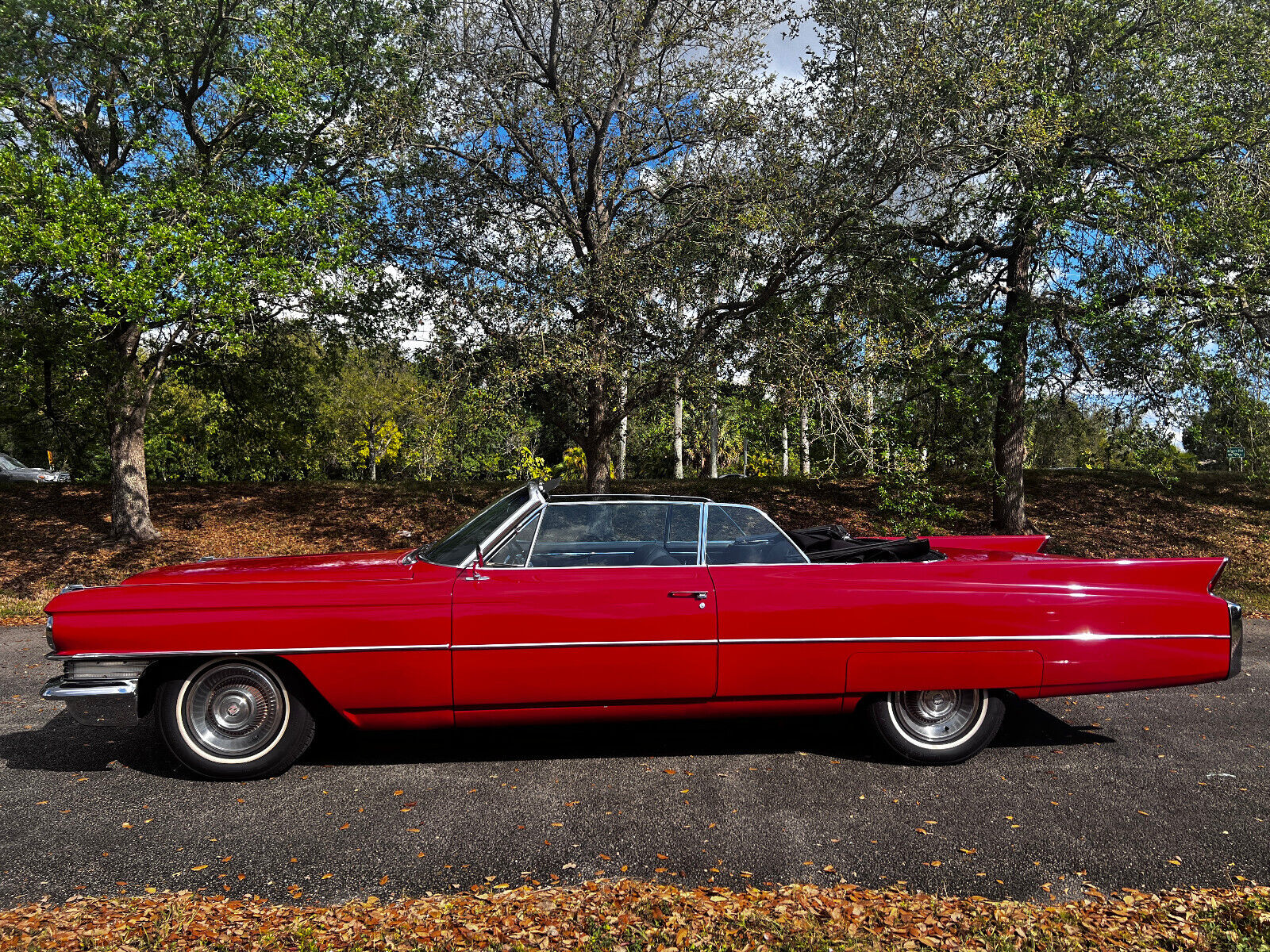 Cadillac-Series-62-1963-Convertible-4