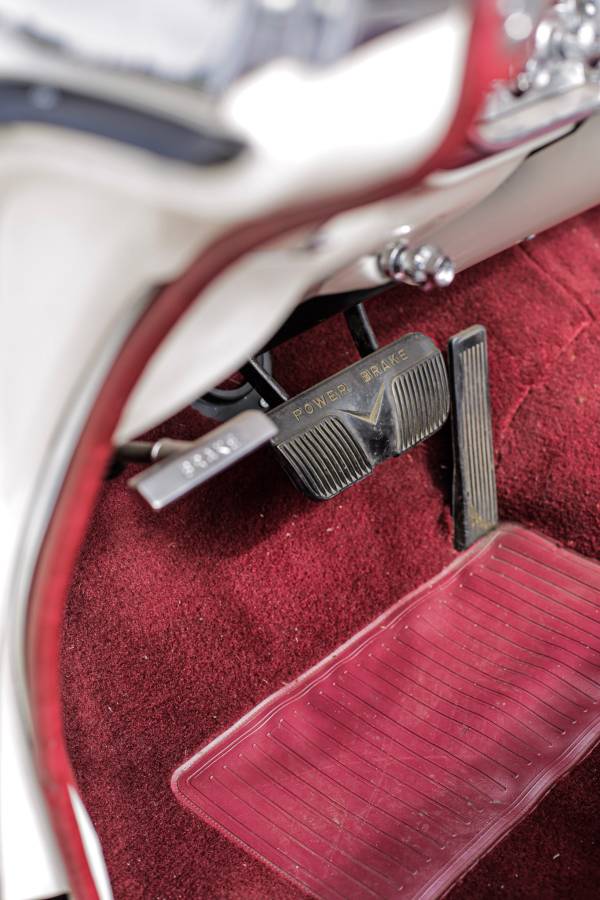 Cadillac-Series-62-convertible-1956-white-12