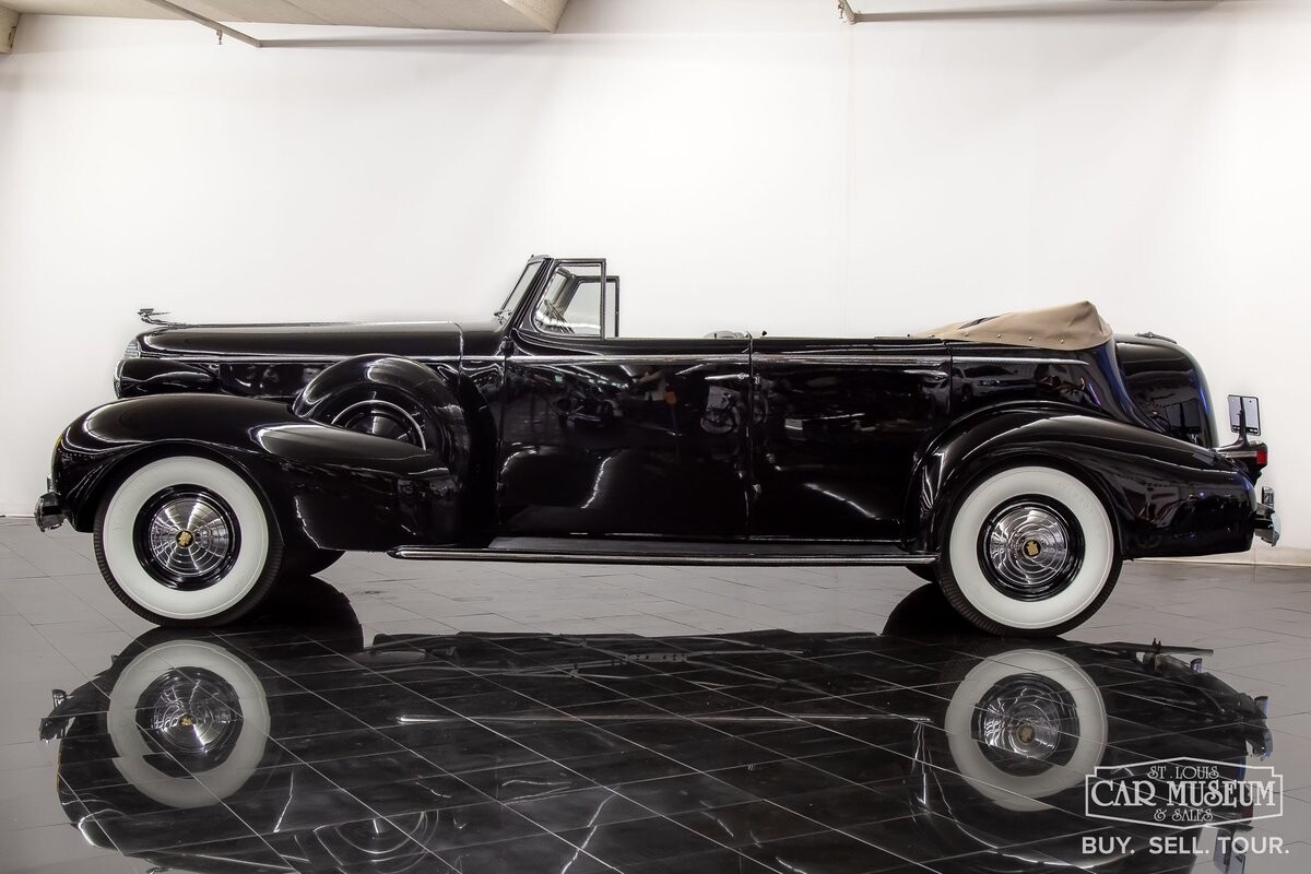 Cadillac-Series-85-1937-Sedan-2
