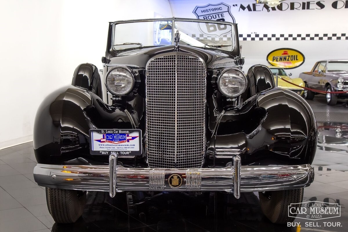 Cadillac-Series-85-1937-Sedan-3