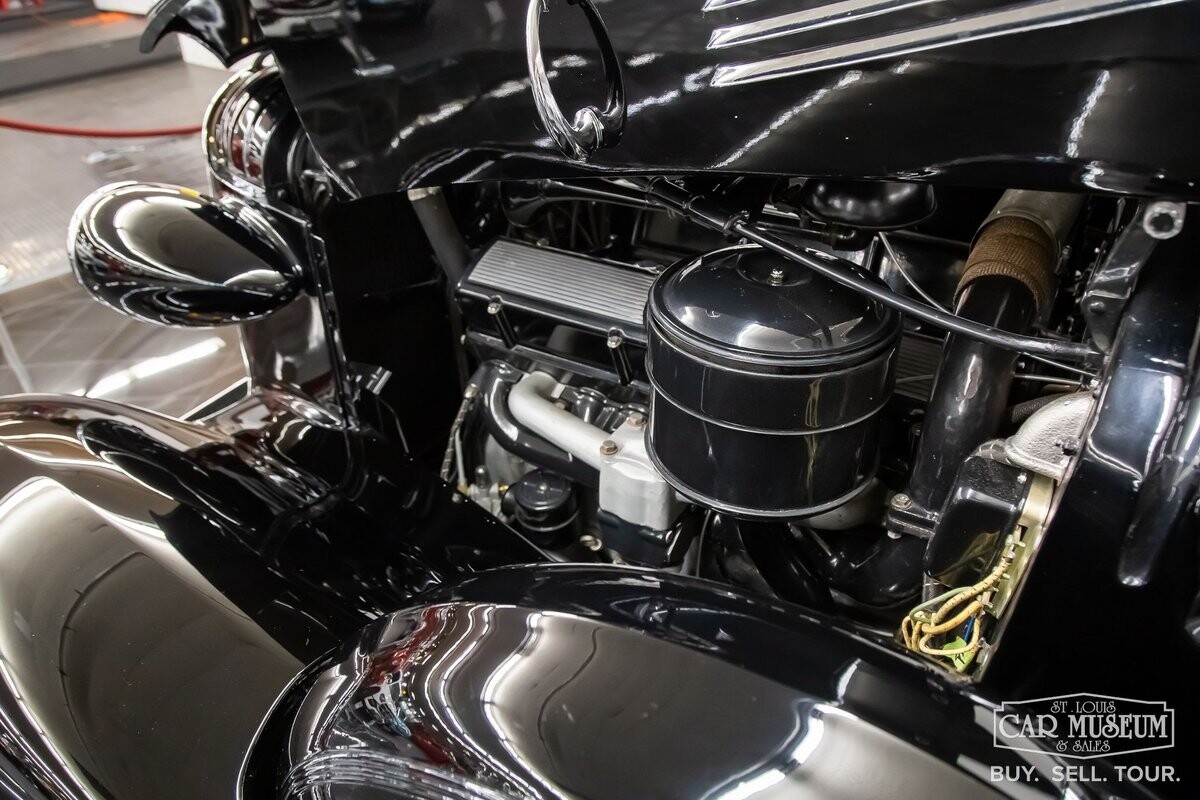 Cadillac-Series-85-1937-Sedan-37