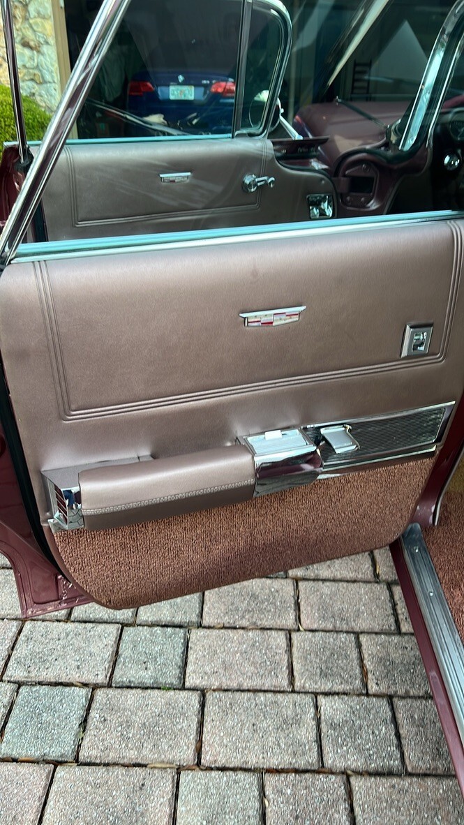 Cadillac-Series-Sixty-Two-Four-Window-Sedan-6239A-1960-Sedan-12