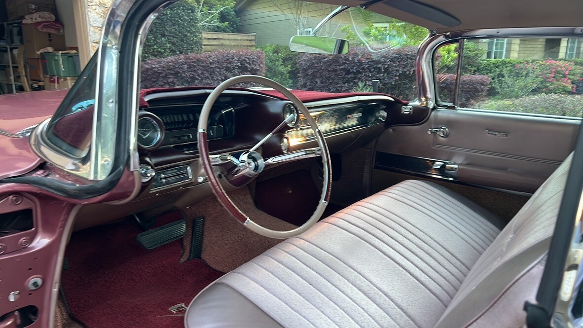 Cadillac-Series-Sixty-Two-Four-Window-Sedan-6239A-1960-Sedan-13
