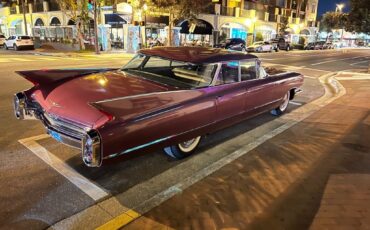 Cadillac-Series-Sixty-Two-Four-Window-Sedan-6239A-1960-Sedan-2