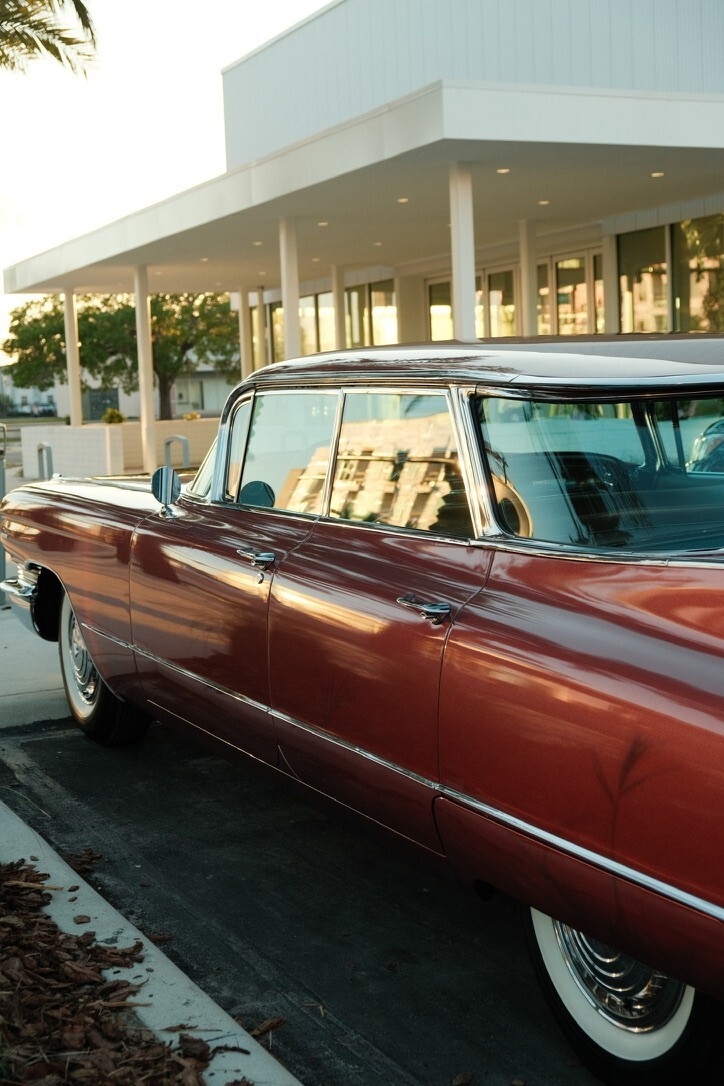 Cadillac-Series-Sixty-Two-Four-Window-Sedan-6239A-1960-Sedan-5