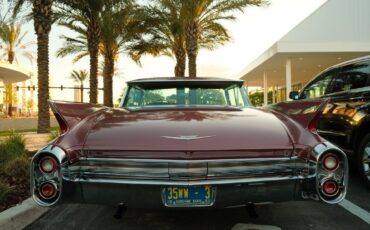 Cadillac-Series-Sixty-Two-Four-Window-Sedan-6239A-1960-Sedan-7