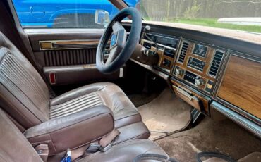 Cadillac-Seville-1982-brown-1