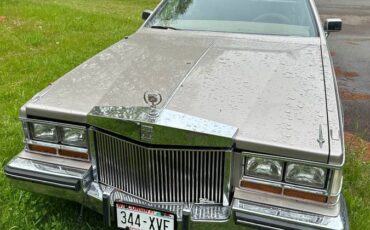 Cadillac-Seville-1982-brown-4