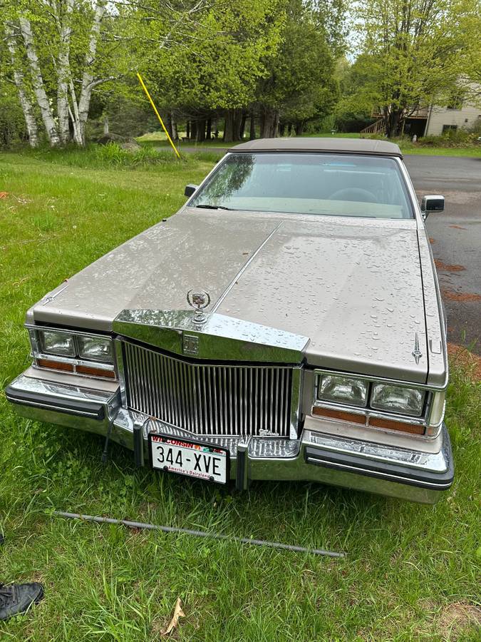 Cadillac-Seville-1982-brown-4