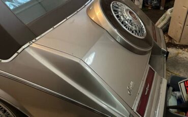 Cadillac-Seville-1982-brown-6