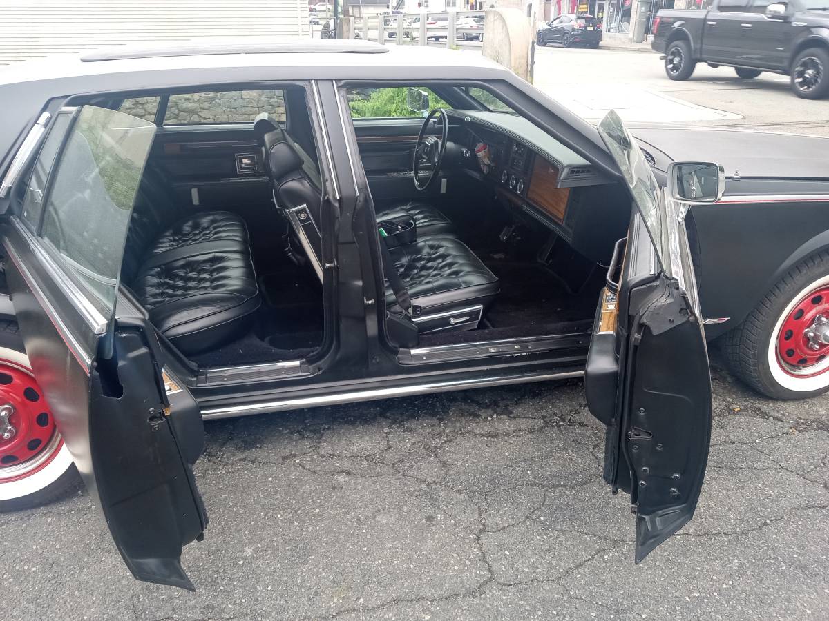 Cadillac-Seville-1983-black-6