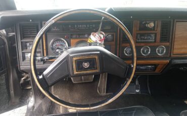 Cadillac-Seville-1983-black-7