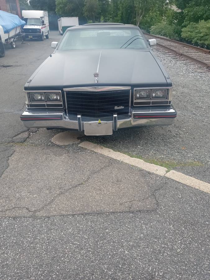 Cadillac-Seville-1983-black-9