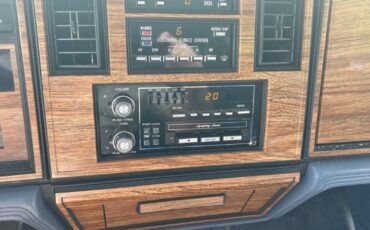Cadillac-Seville-1984-Sedan-12