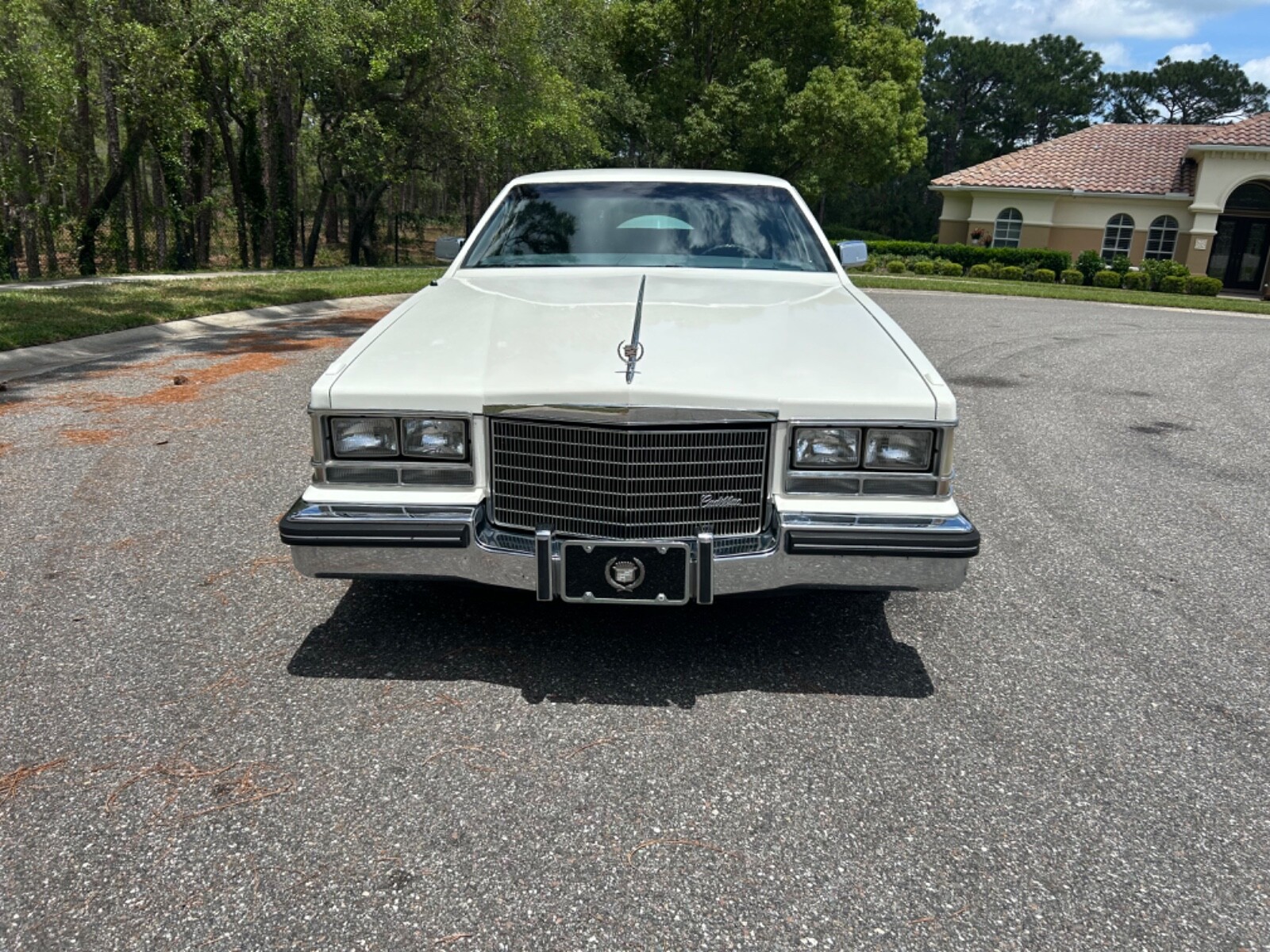 Cadillac-Seville-1984-Sedan-13