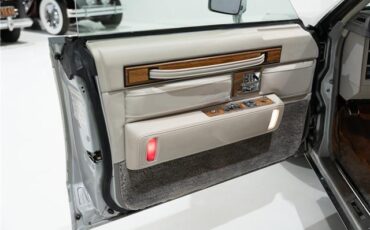 Cadillac-Seville-1984-Sedan-14