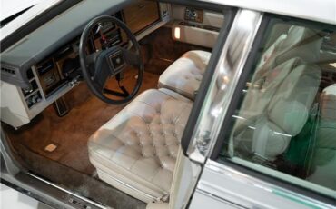 Cadillac-Seville-1984-Sedan-15