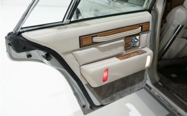 Cadillac-Seville-1984-Sedan-17
