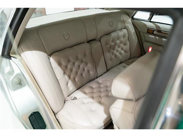 Cadillac-Seville-1984-Sedan-18