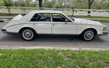 Cadillac-Seville-1984-Sedan-19