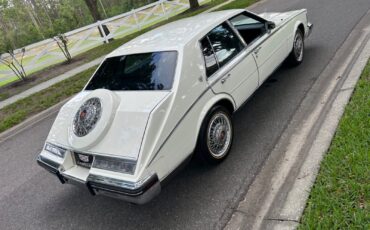 Cadillac-Seville-1984-Sedan-21